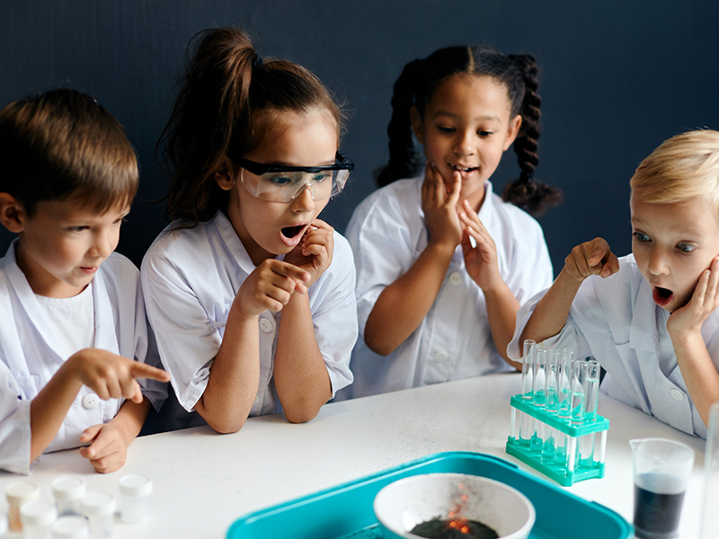 Talleres de Física - Loca Academia de Las Ciencias